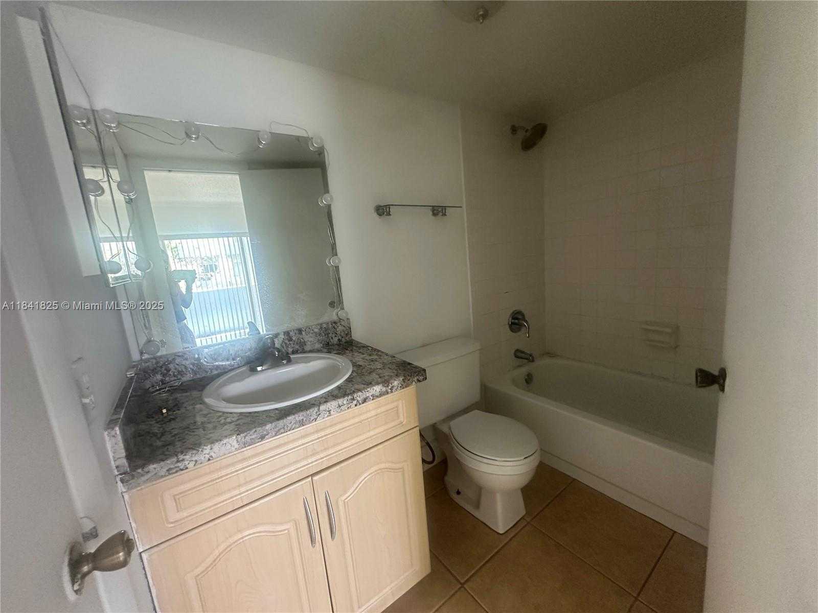 Small Image of 9375 FONTAINEBLEAU BLVD #L222, Miami Number 19