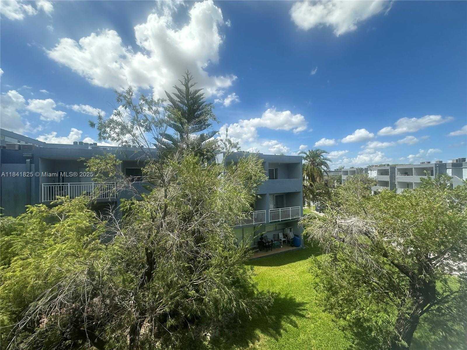 Small Image of 9375 FONTAINEBLEAU BLVD #L222, Miami Number 21