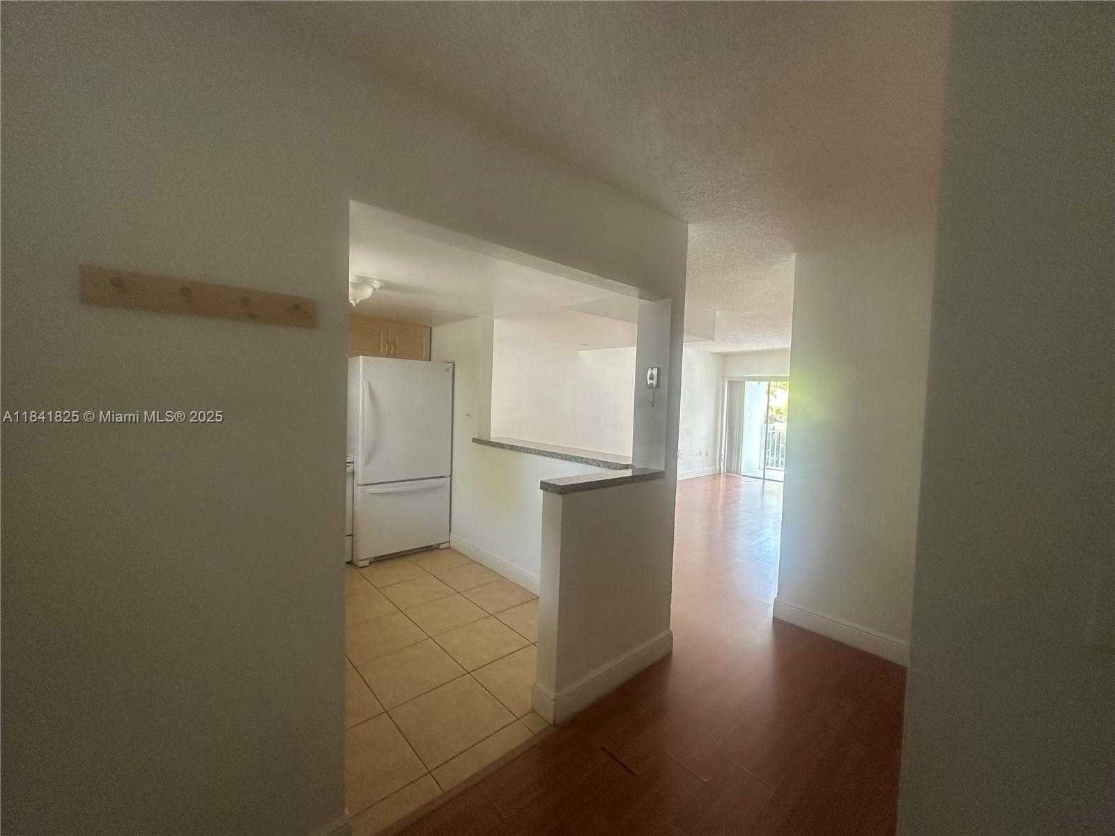 Small Image of 9375 FONTAINEBLEAU BLVD #L222, Miami Number 3