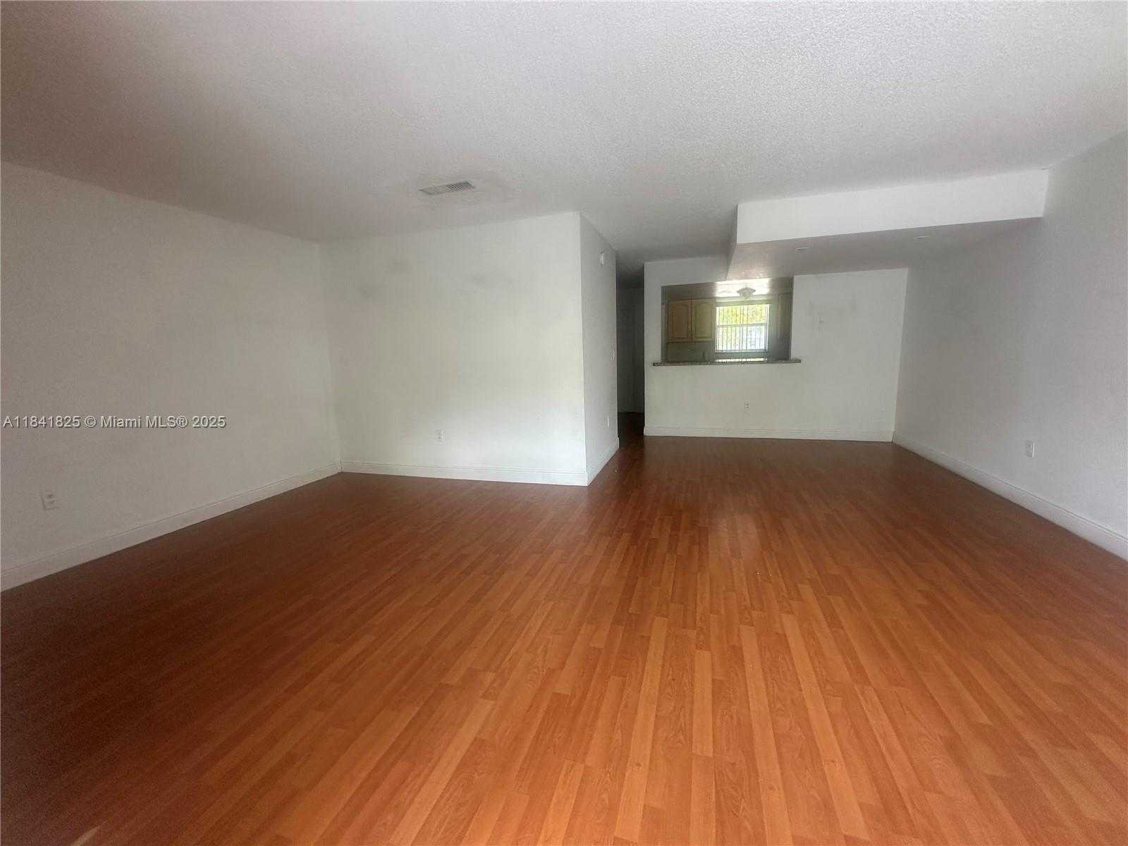 Small Image of 9375 FONTAINEBLEAU BLVD #L222, Miami Number 7