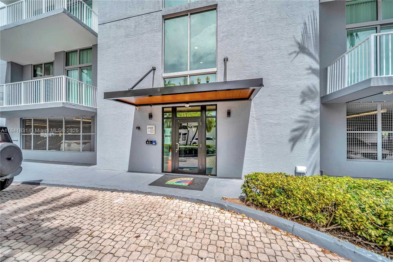 Small Image of 2100 VAN BUREN ST #517, Hollywood Number 13