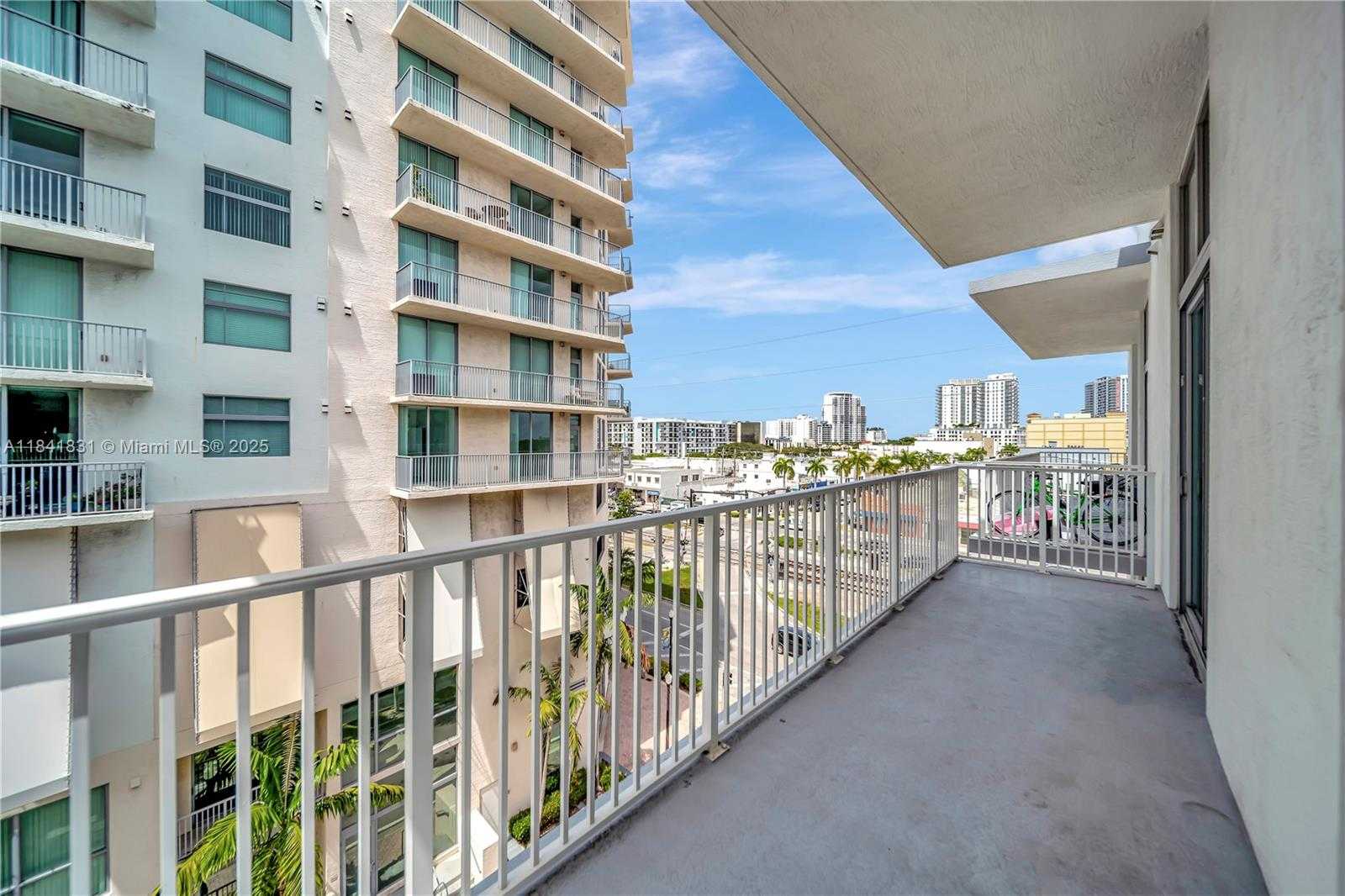 Small Image of 2100 VAN BUREN ST #517, Hollywood Number 7