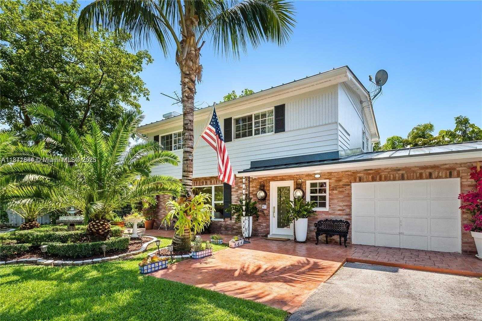 Small Image of 12460 SOUTH WEST 69TH, Pinecrest Number 2