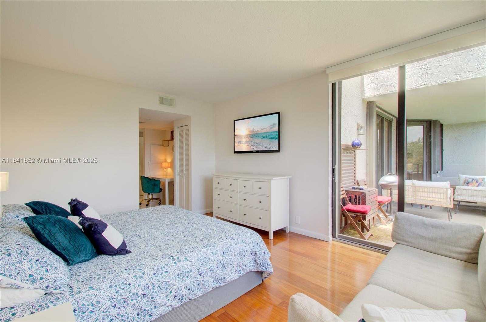 Small Image of 181 CRANDON BLVD #405, Key Biscayne Number 15