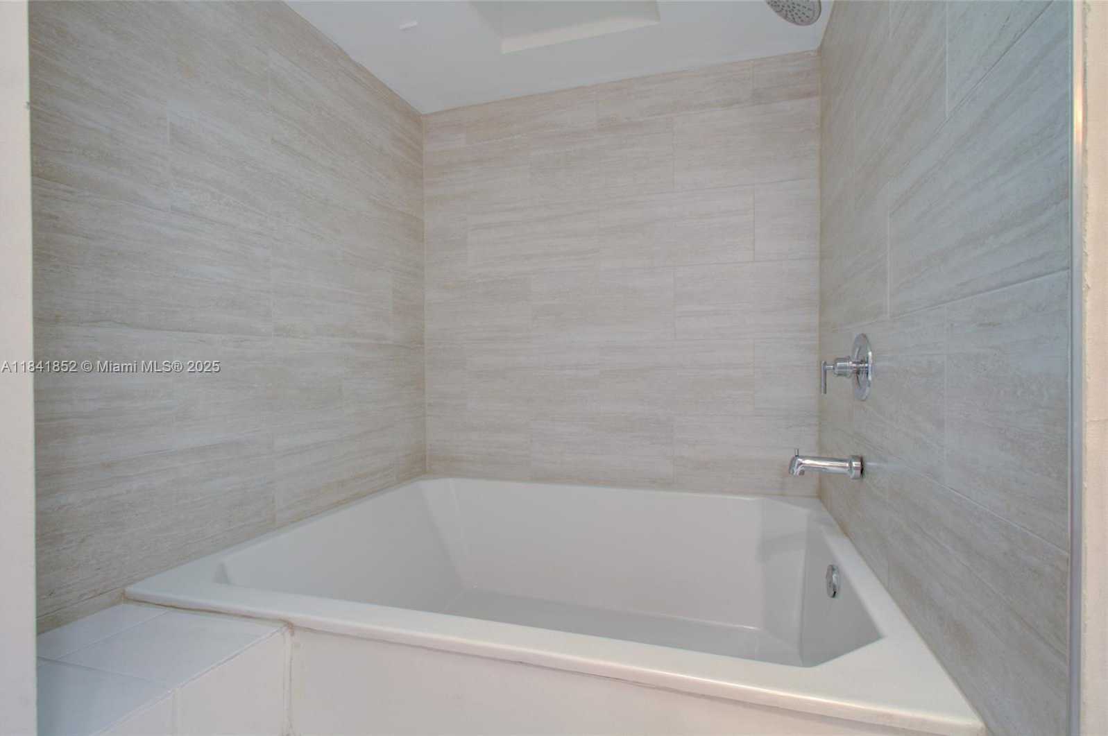 Small Image of 181 CRANDON BLVD #405, Key Biscayne Number 19