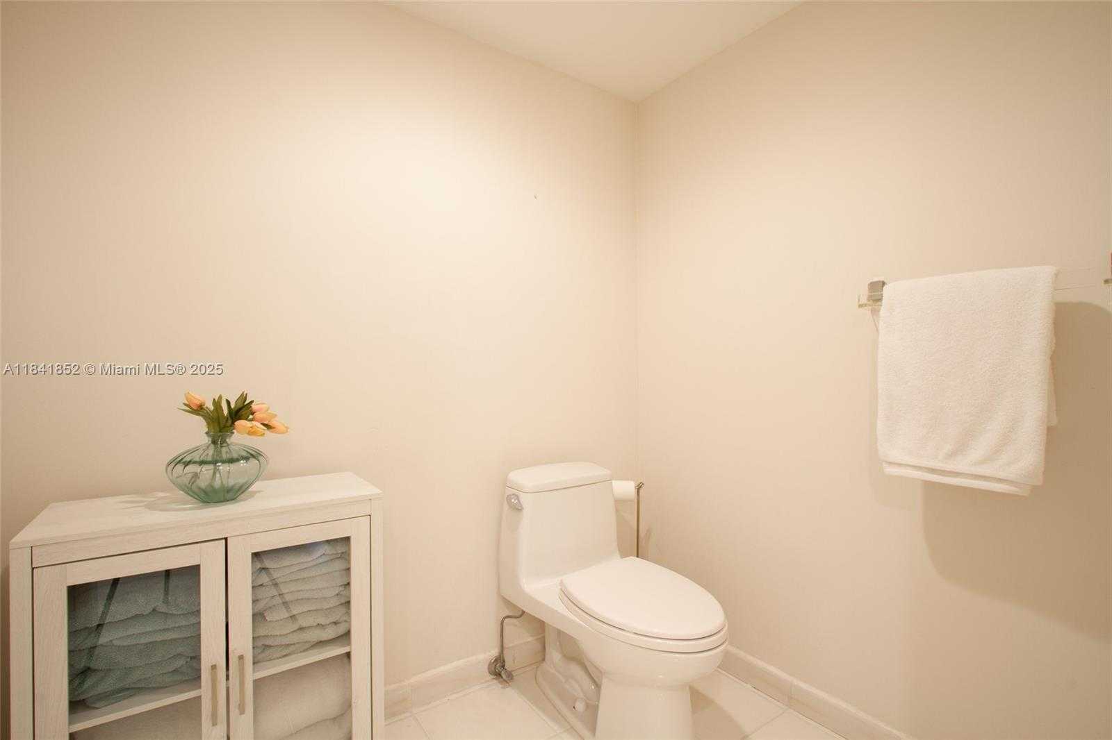 Small Image of 181 CRANDON BLVD #405, Key Biscayne Number 20