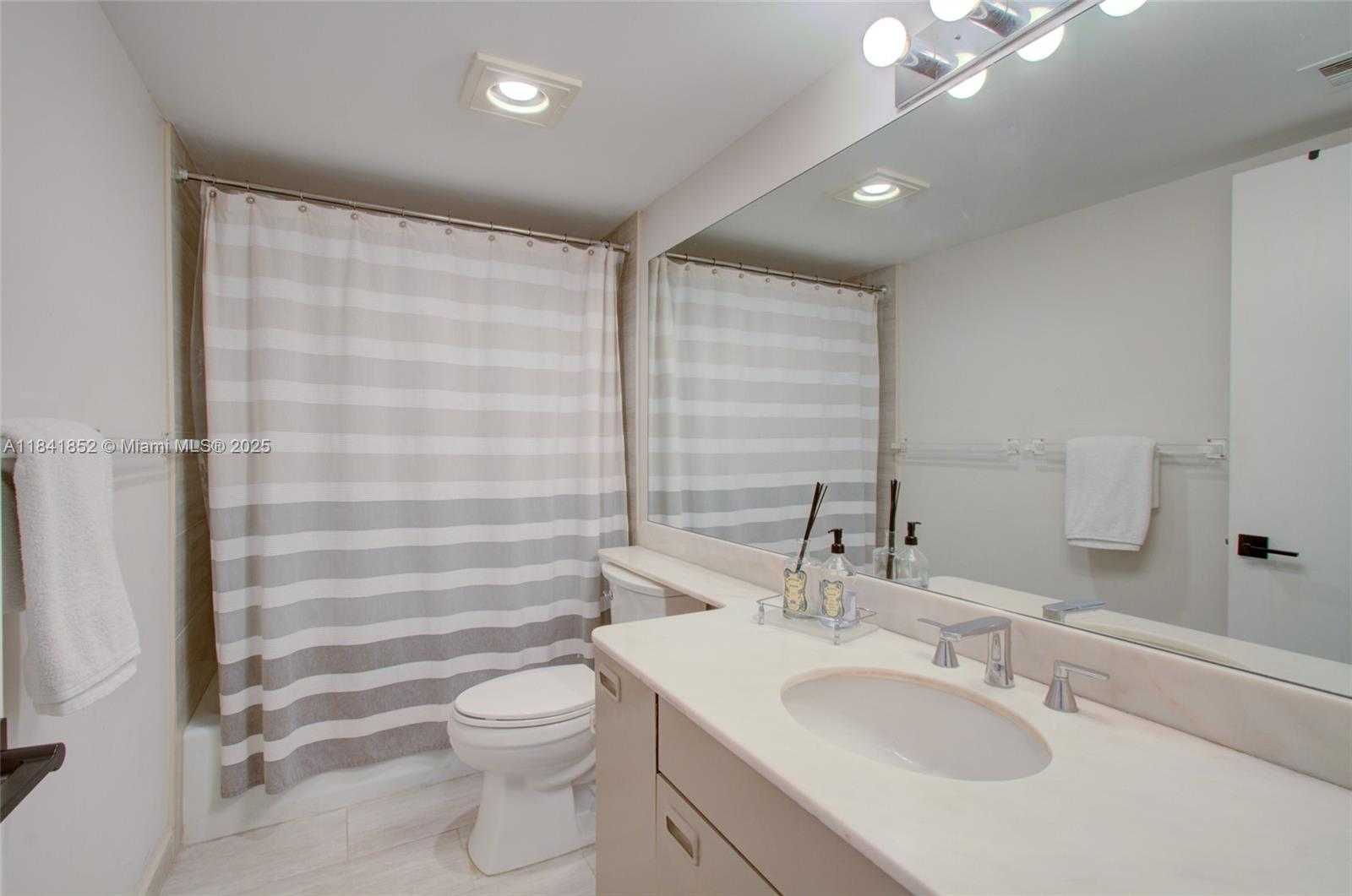 Small Image of 181 CRANDON BLVD #405, Key Biscayne Number 23