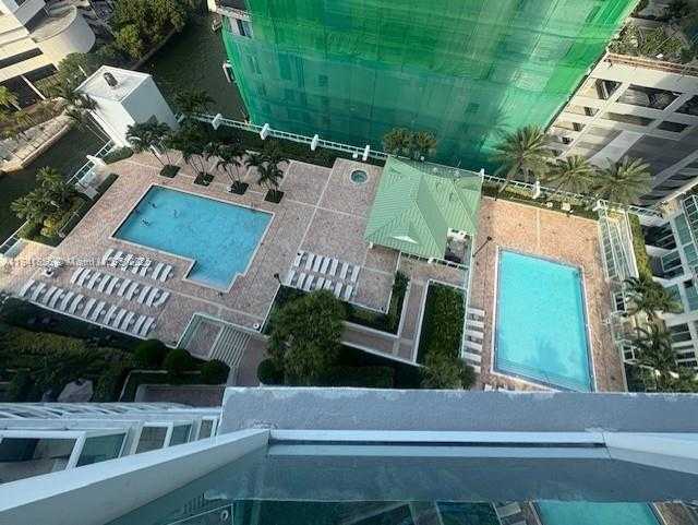 Small Image of Miami Number 2