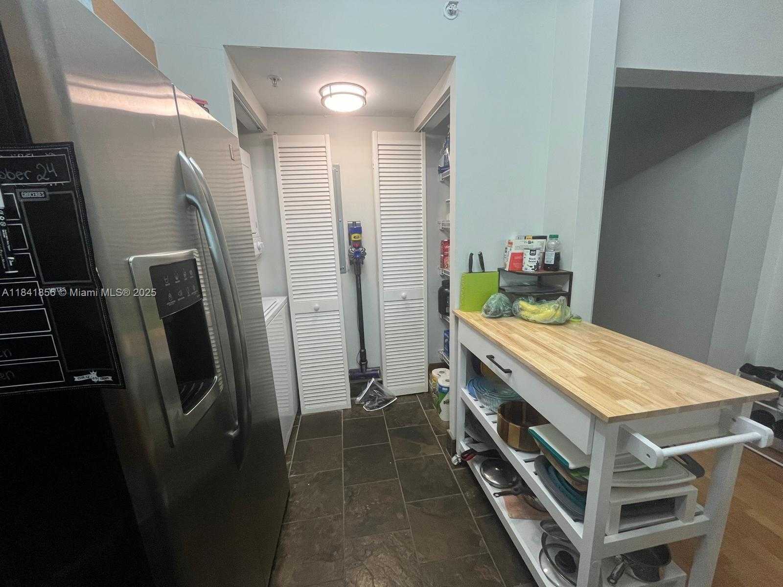 Small Image of Miami Number 6