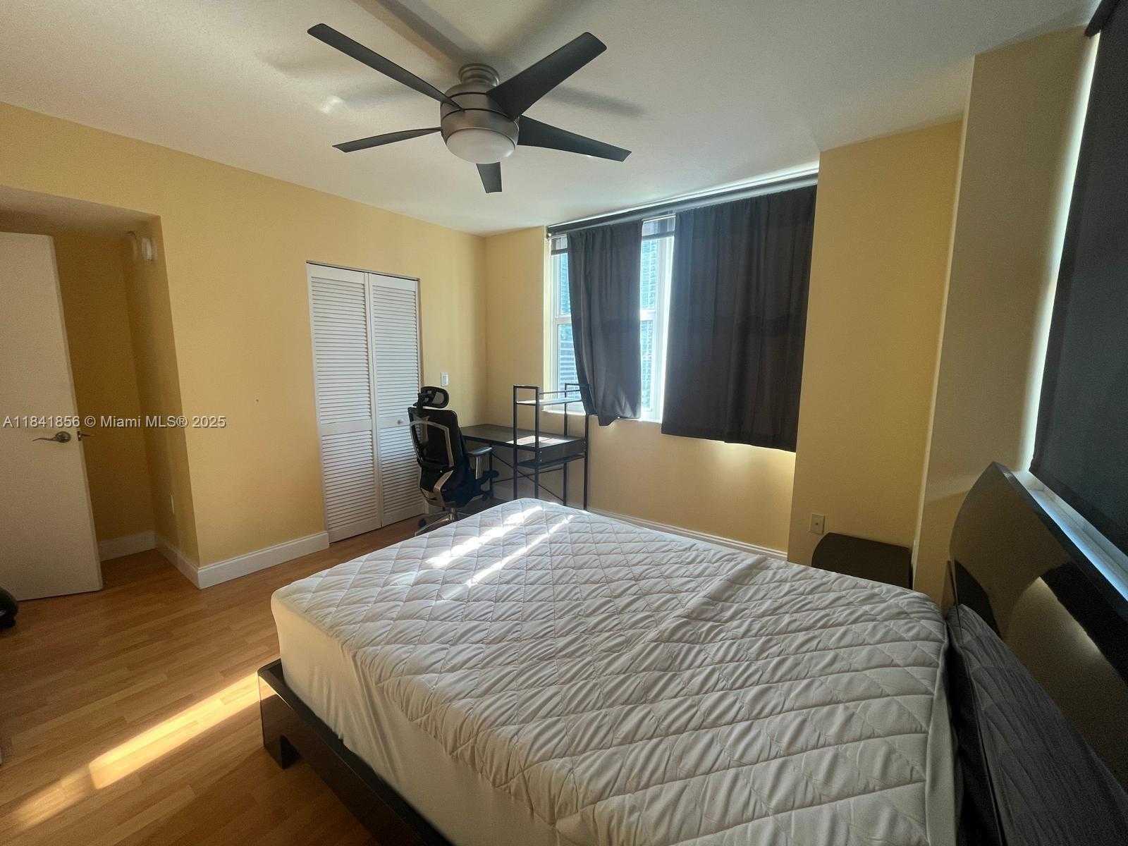 Small Image of Miami Number 9