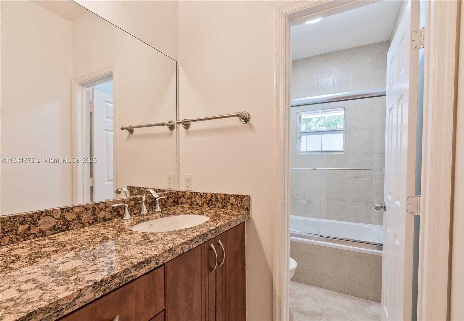 Small Image of 3133 HIBISCUS ST #3133, Miami Number 12