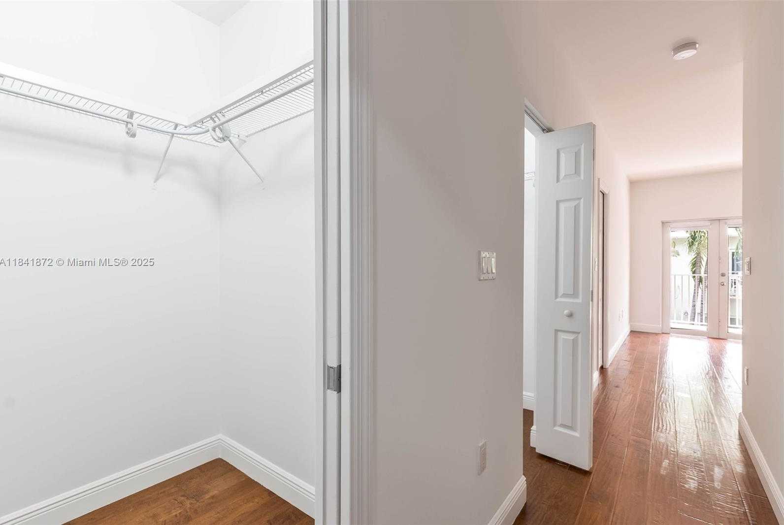 Small Image of 3133 HIBISCUS ST #3133, Miami Number 13