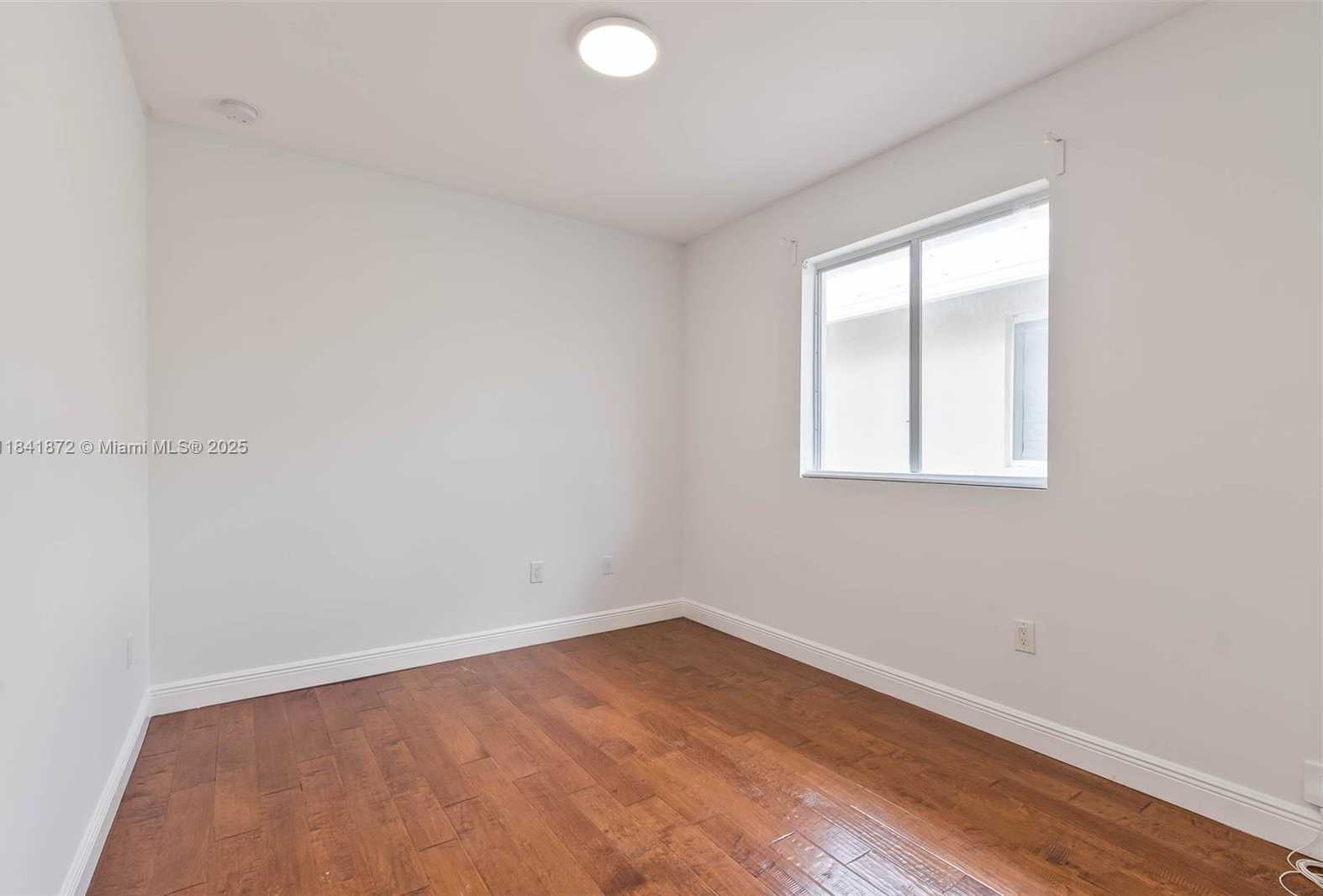 Small Image of 3133 HIBISCUS ST #3133, Miami Number 15