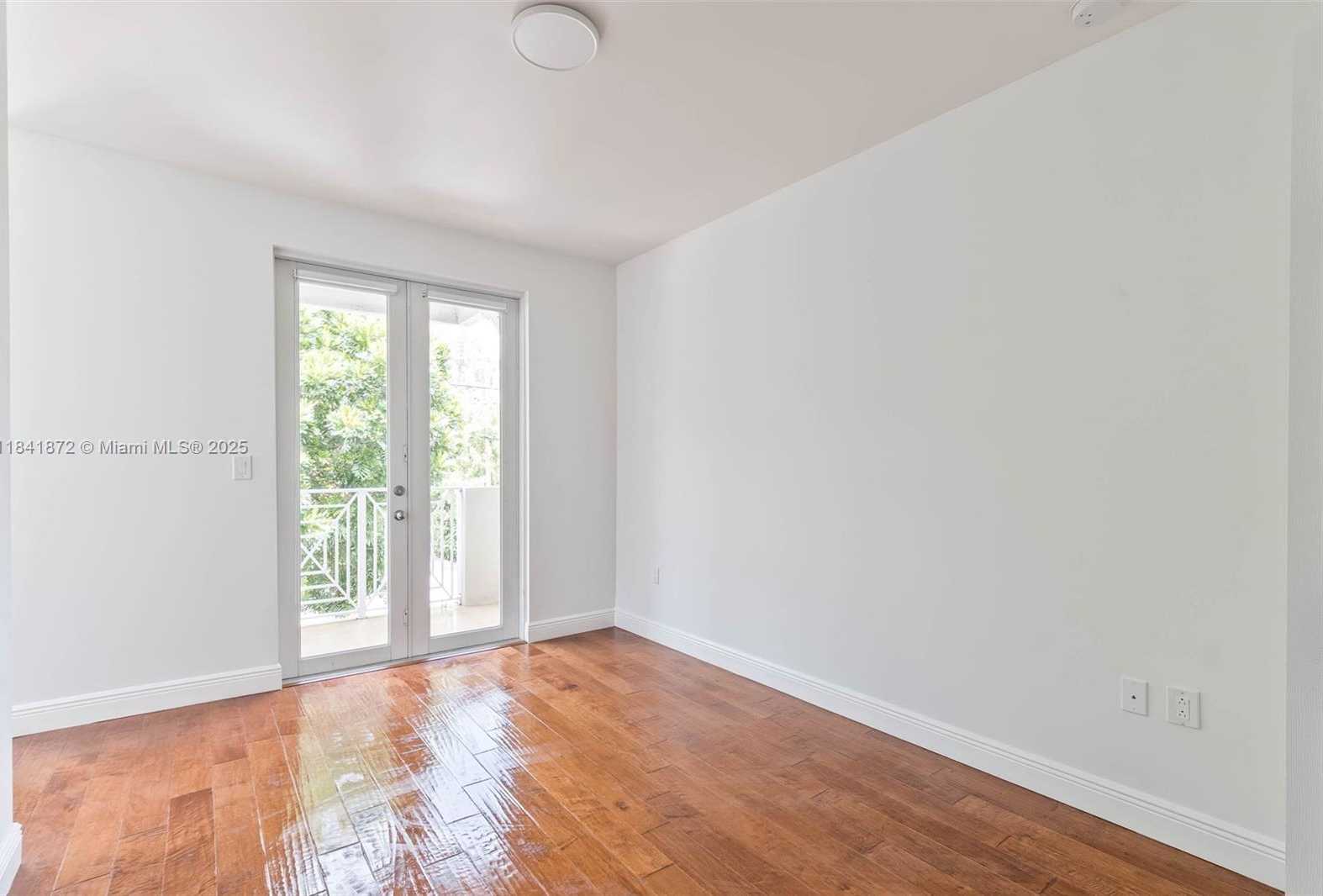 Small Image of 3133 HIBISCUS ST #3133, Miami Number 6