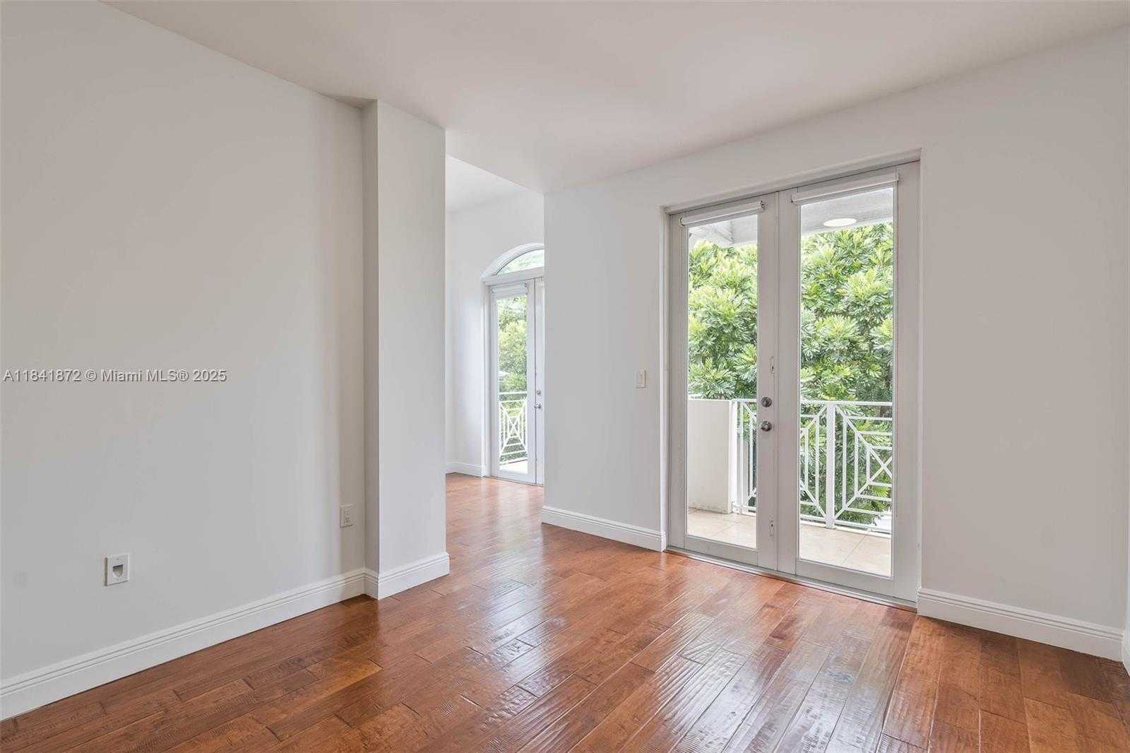 Small Image of 3133 HIBISCUS ST #3133, Miami Number 7