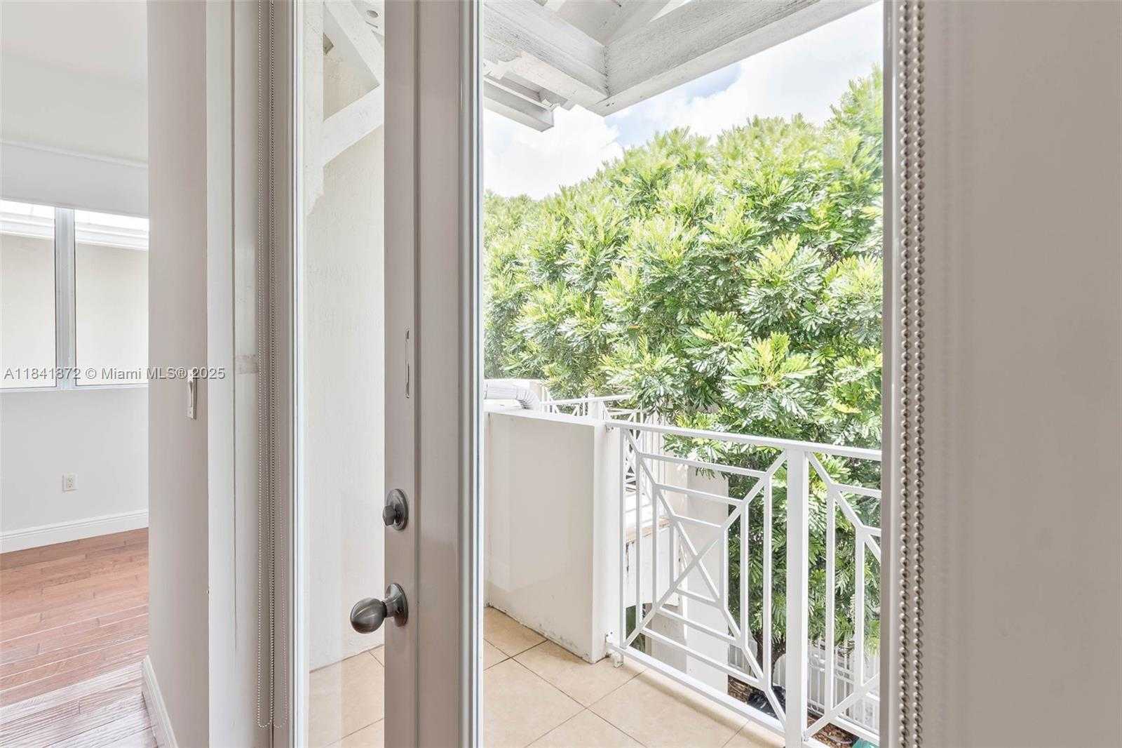 Small Image of 3133 HIBISCUS ST #3133, Miami Number 9