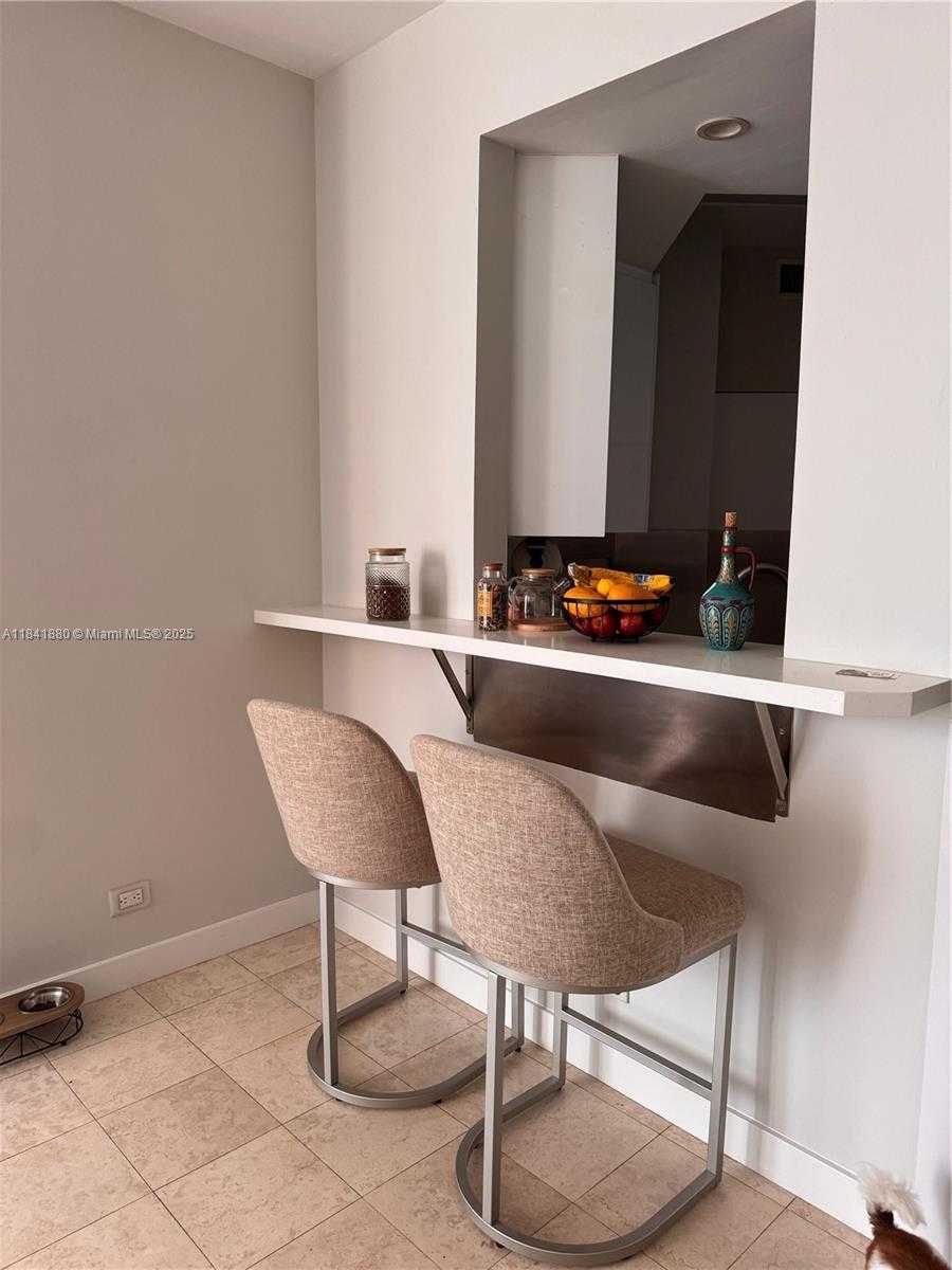 Small Image of 888 BRICKELL KEY DR #601, Miami Number 11