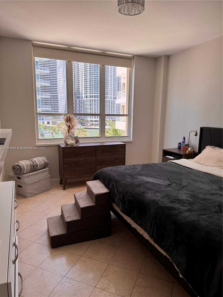 Small Image of 888 BRICKELL KEY DR #601, Miami Number 14