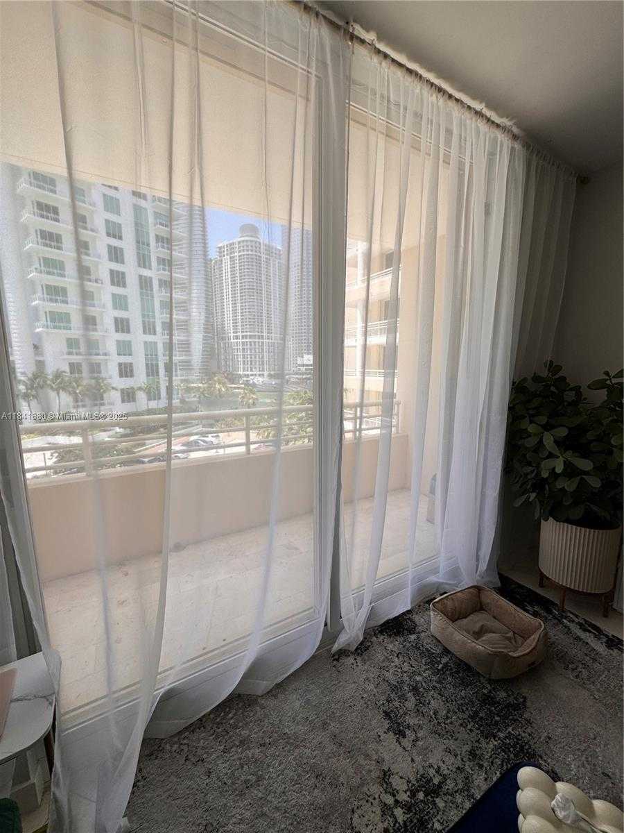 Small Image of 888 BRICKELL KEY DR #601, Miami Number 15