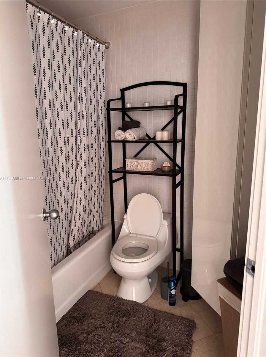 Small Image of 888 BRICKELL KEY DR #601, Miami Number 17