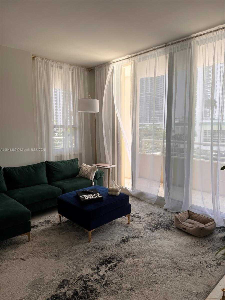Small Image of 888 BRICKELL KEY DR #601, Miami Number 18