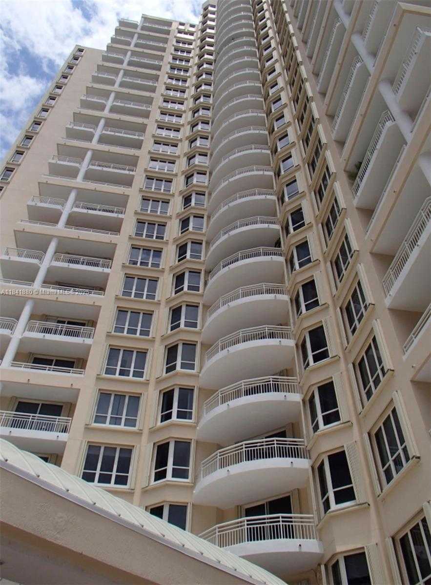 Small Image of 888 BRICKELL KEY DR #601, Miami Number 28