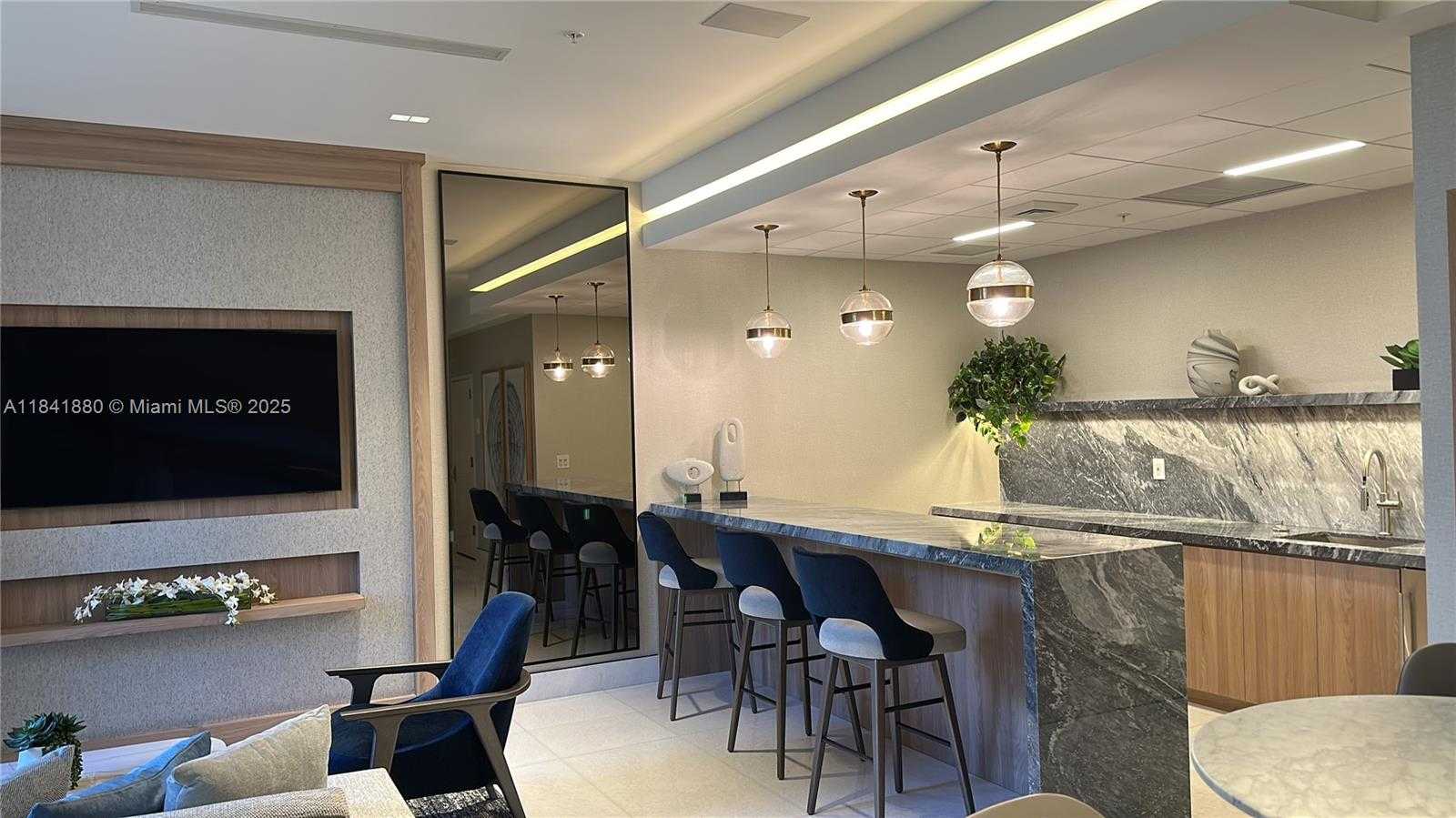Small Image of 888 BRICKELL KEY DR #601, Miami Number 3
