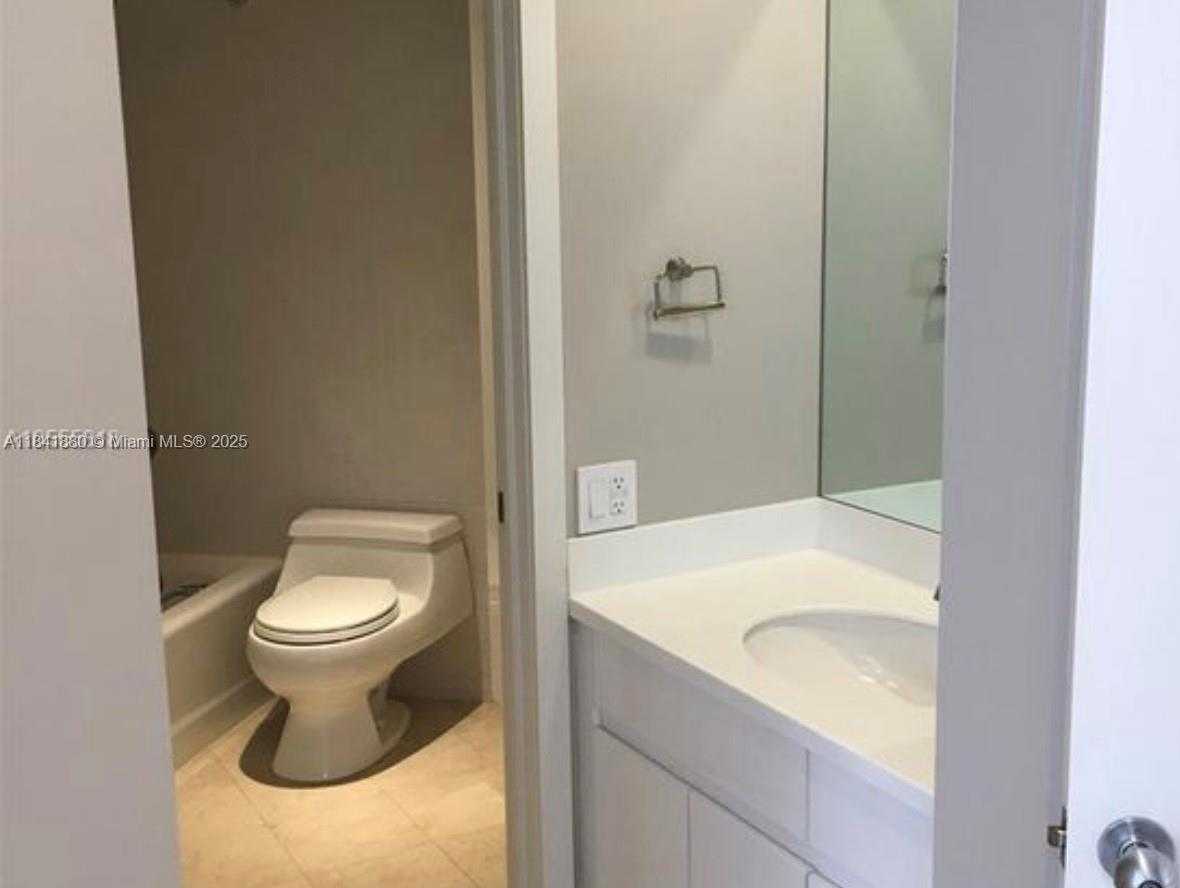 Small Image of 888 BRICKELL KEY DR #601, Miami Number 7