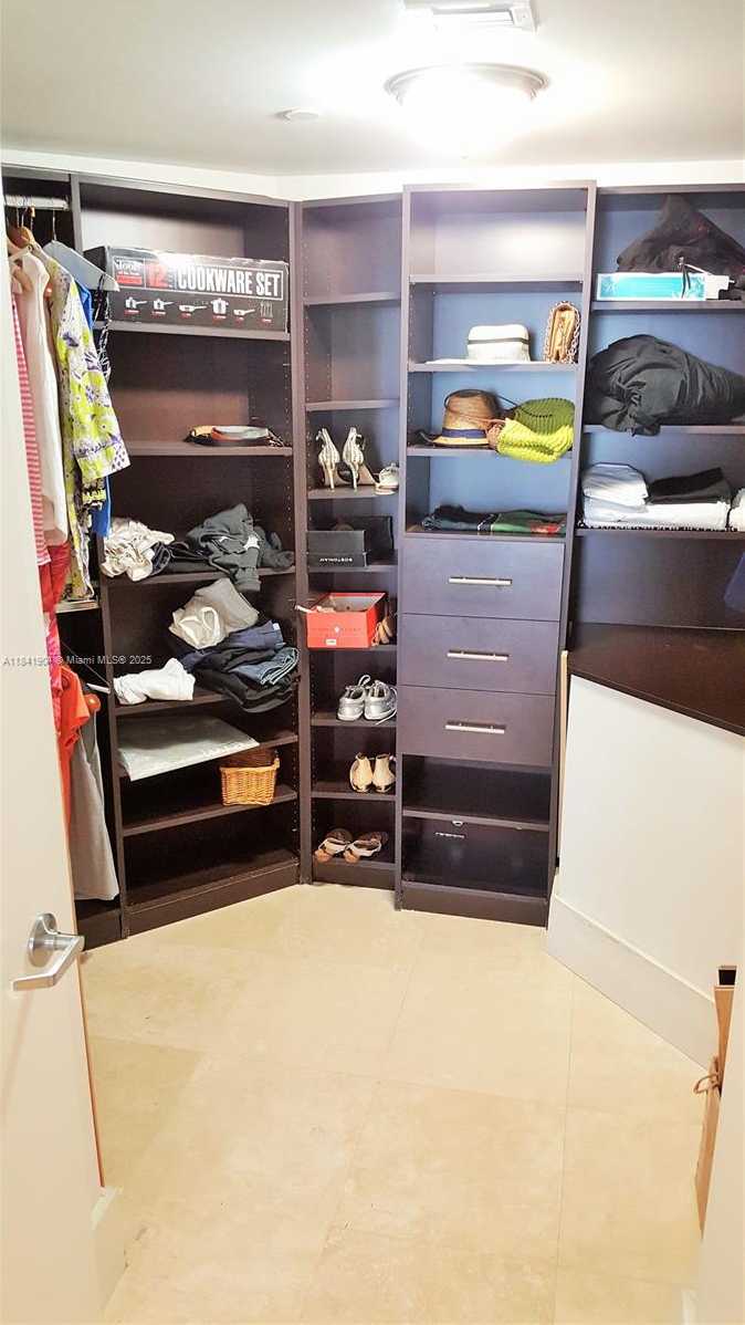 Small Image of 350 SOUTH MIAMI AVE #2002, Miami Number 13