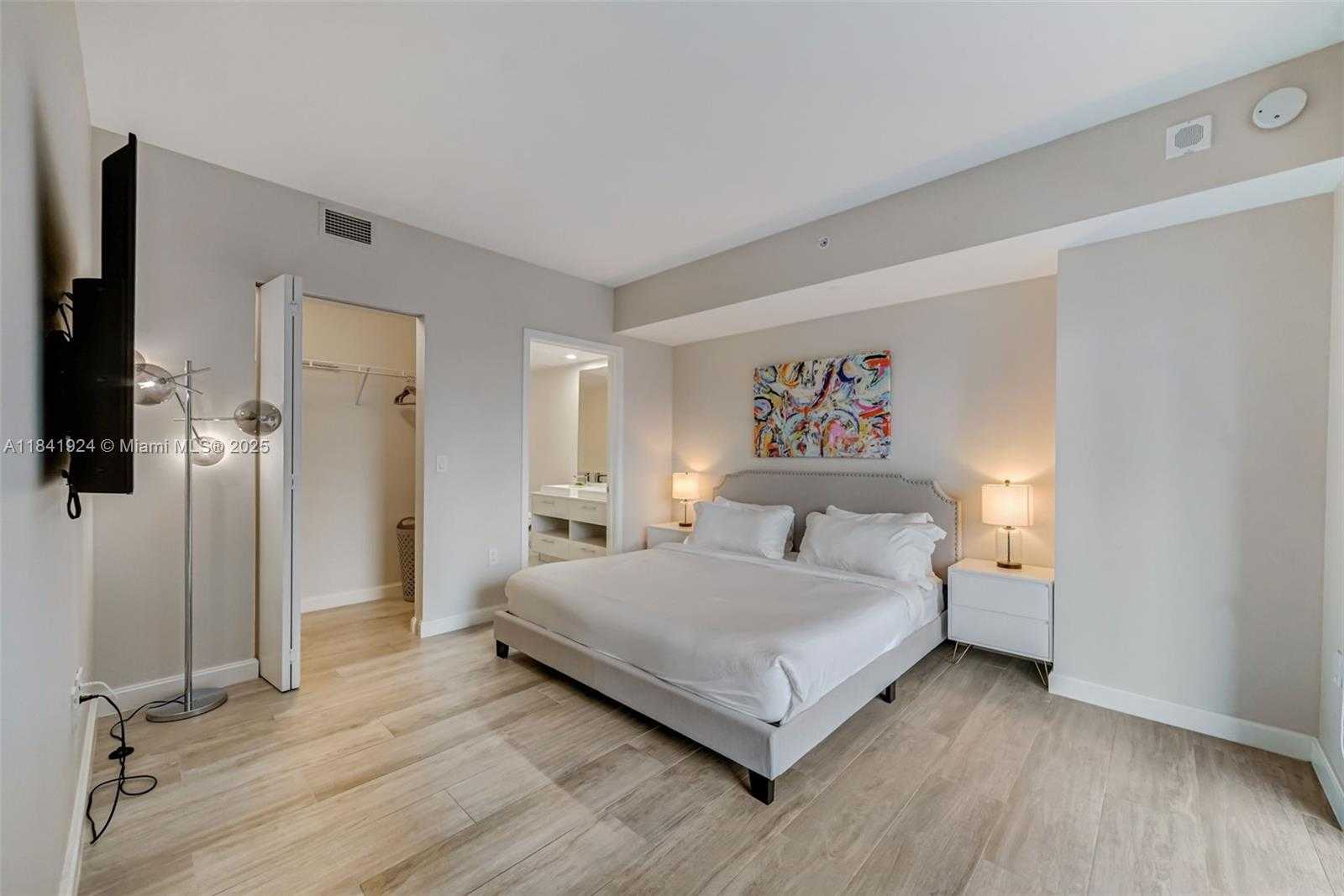 Small Image of 45 SOUTH WEST 9TH ST #2803, Miami Number 10