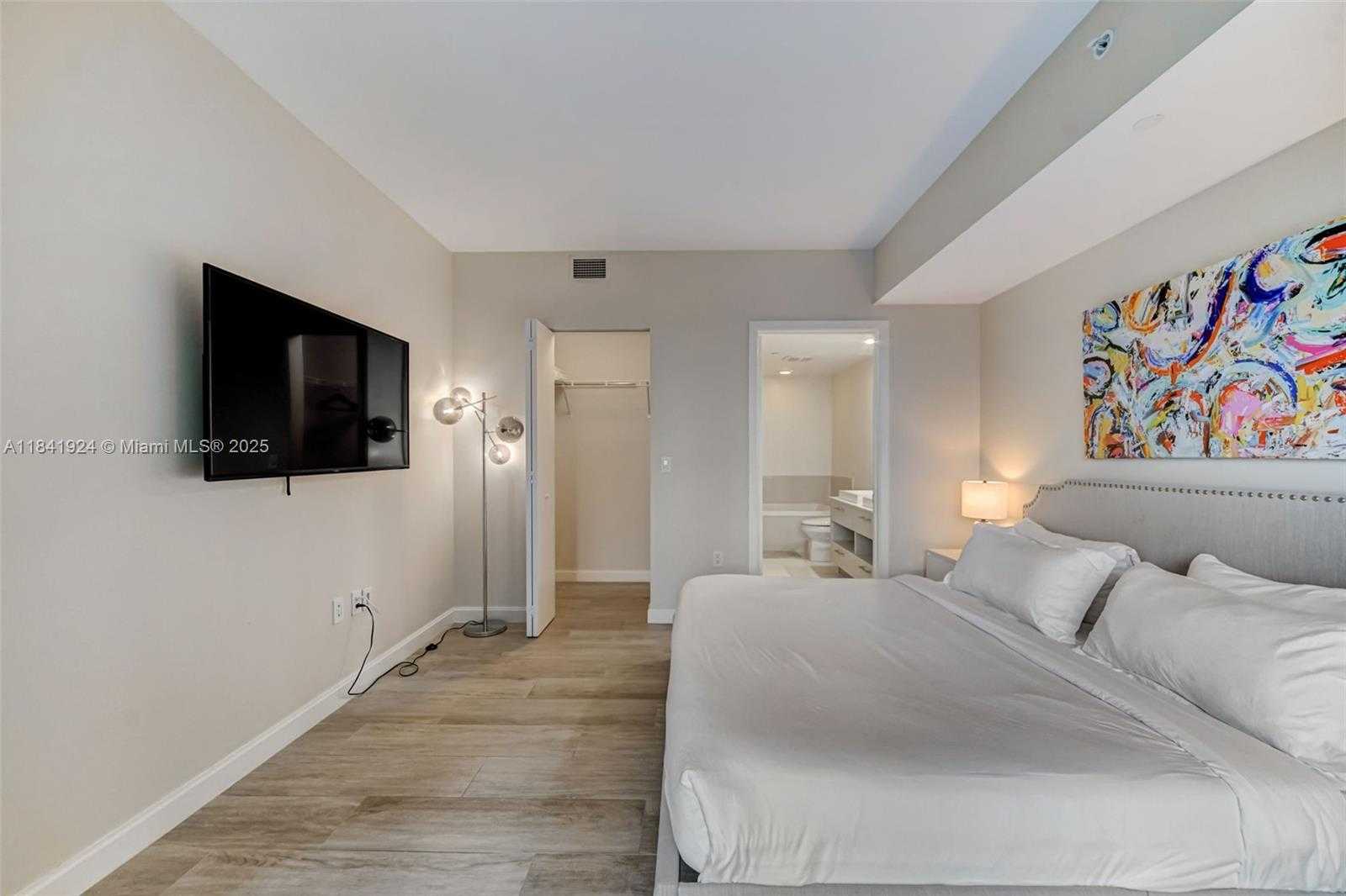 Small Image of 45 SOUTH WEST 9TH ST #2803, Miami Number 11