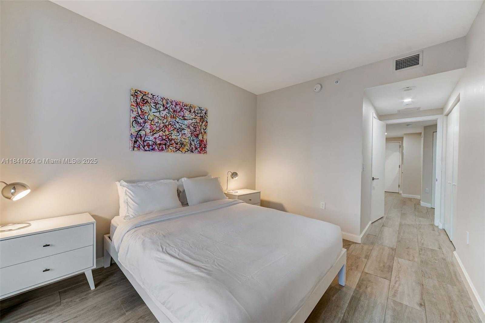 Small Image of 45 SOUTH WEST 9TH ST #2803, Miami Number 19