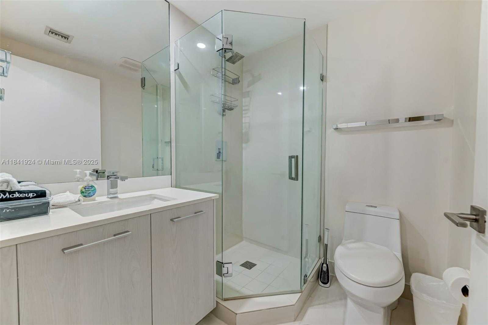 Small Image of 45 SOUTH WEST 9TH ST #2803, Miami Number 20