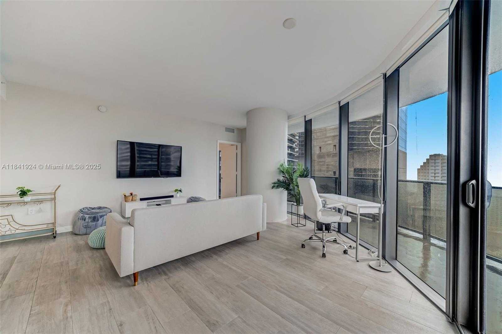 Small Image of 45 SOUTH WEST 9TH ST #2803, Miami Number 4