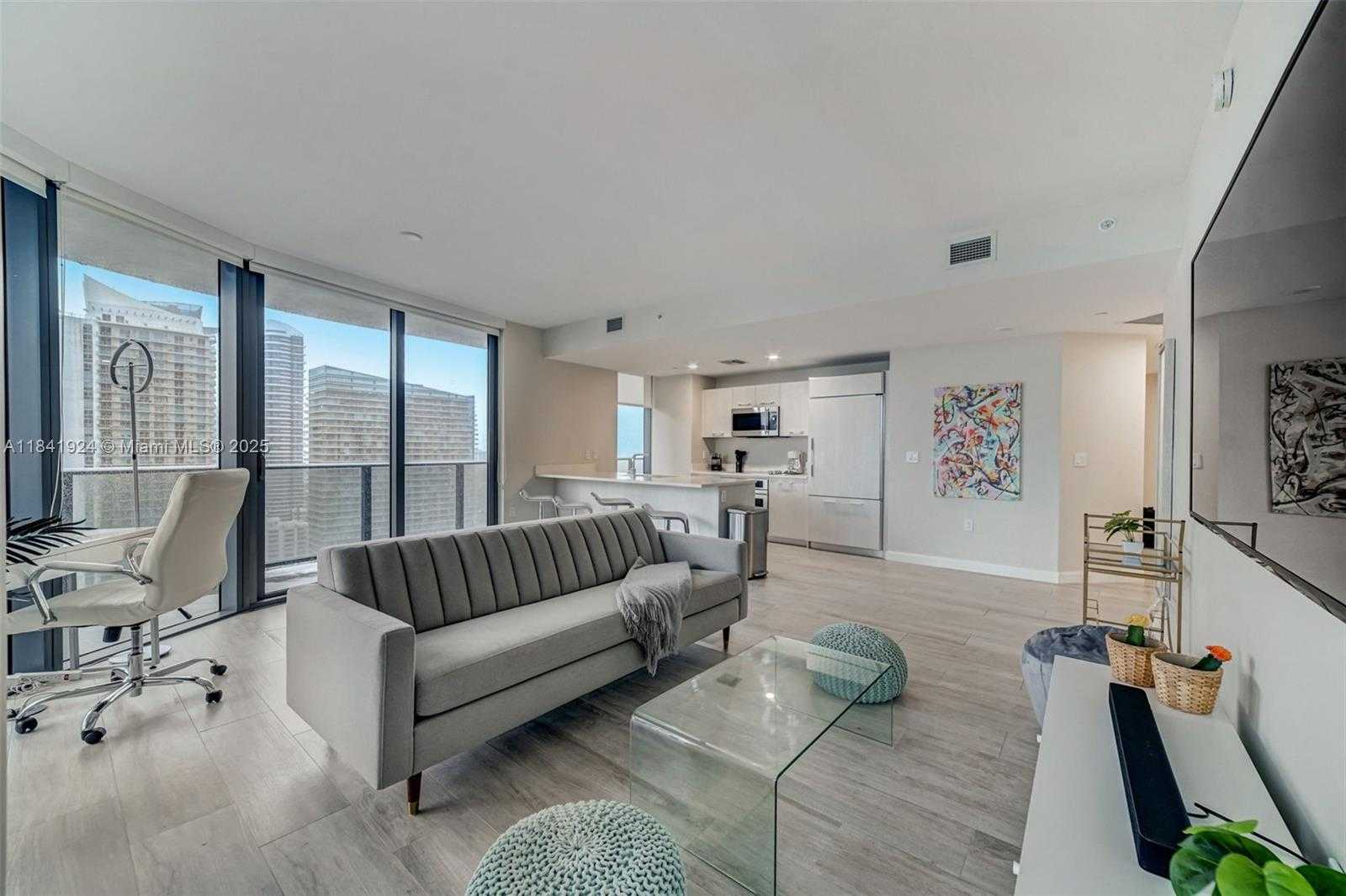 Small Image of 45 SOUTH WEST 9TH ST #2803, Miami Number 6