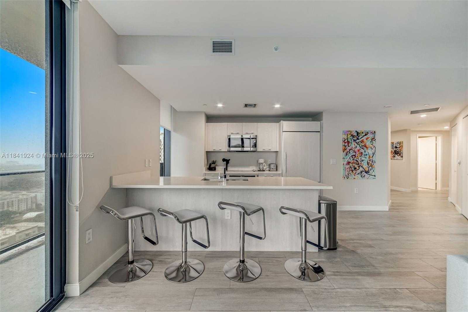 Small Image of 45 SOUTH WEST 9TH ST #2803, Miami Number 9