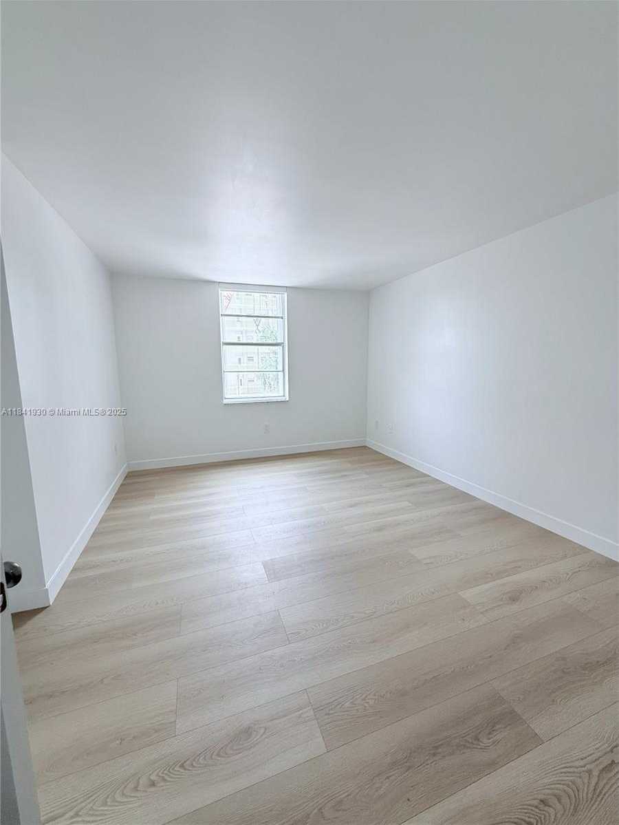 Small Image of 1331 LINCOLN RD #502, Miami Beach Number 15