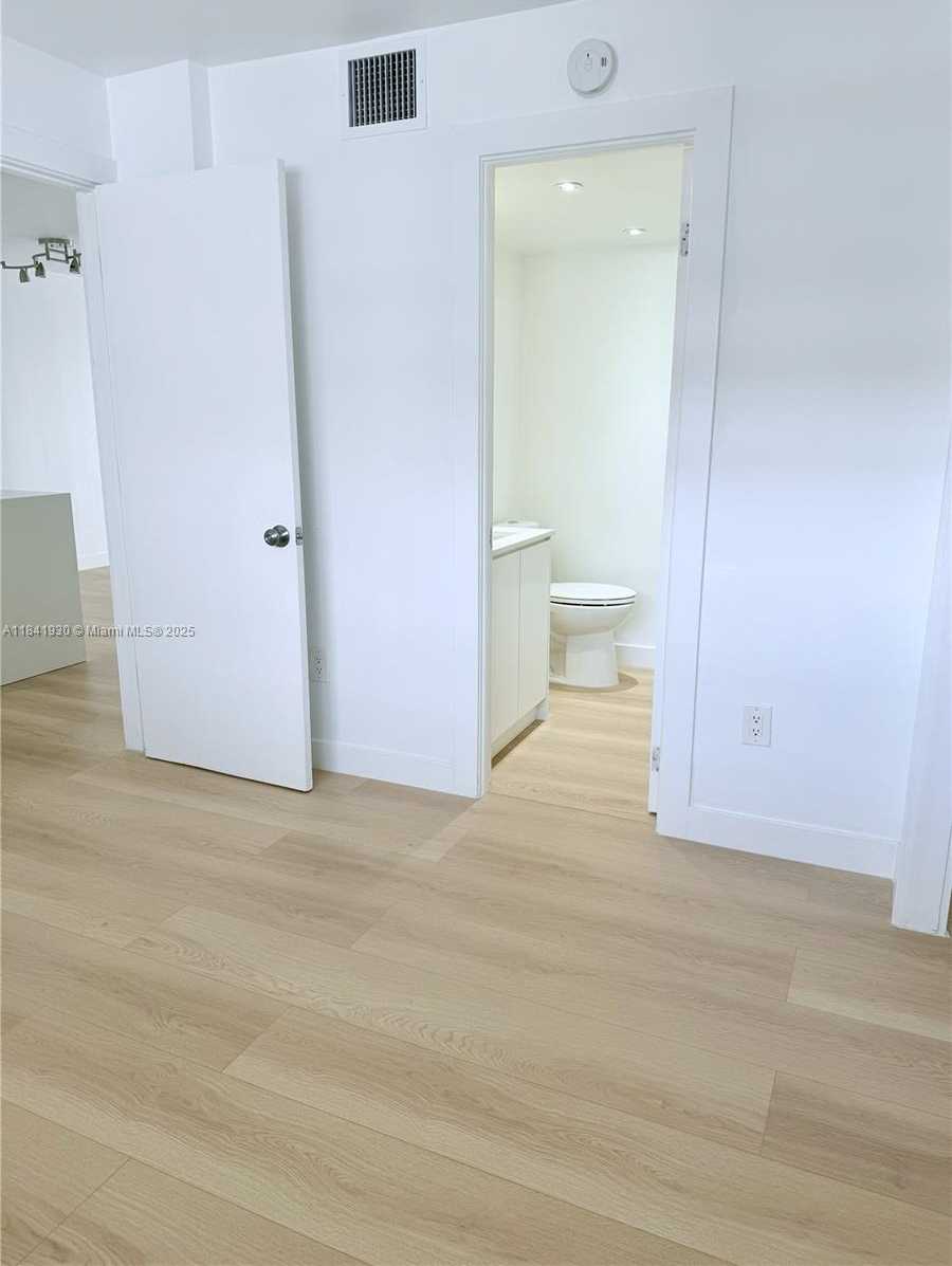 Small Image of 1331 LINCOLN RD #502, Miami Beach Number 19