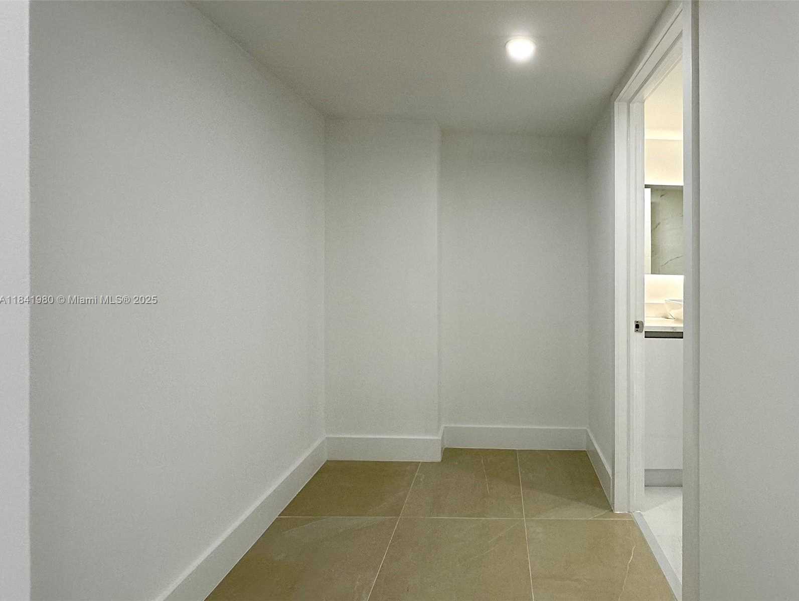 Small Image of 18071 BISCAYNE BLVD #1202, Aventura Number 18