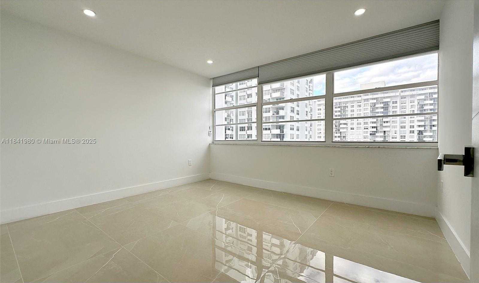 Small Image of 18071 BISCAYNE BLVD #1202, Aventura Number 27
