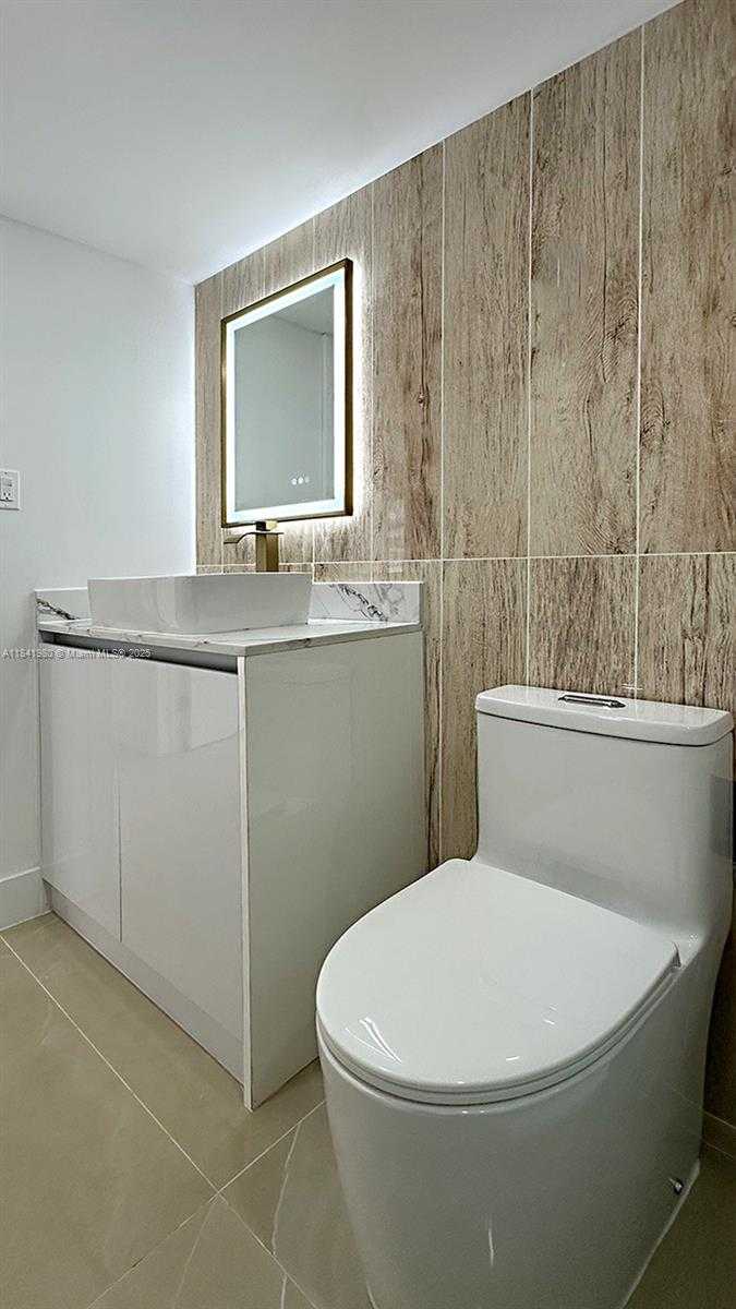 Small Image of 18071 BISCAYNE BLVD #1202, Aventura Number 29