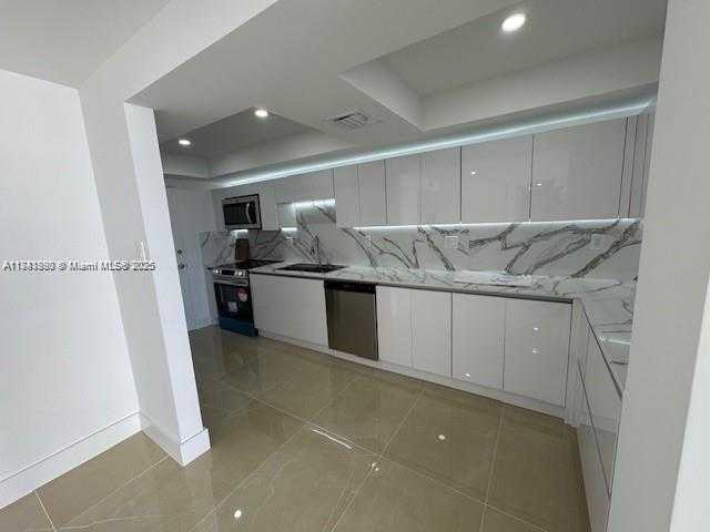 Small Image of 18071 BISCAYNE BLVD #1202, Aventura Number 3
