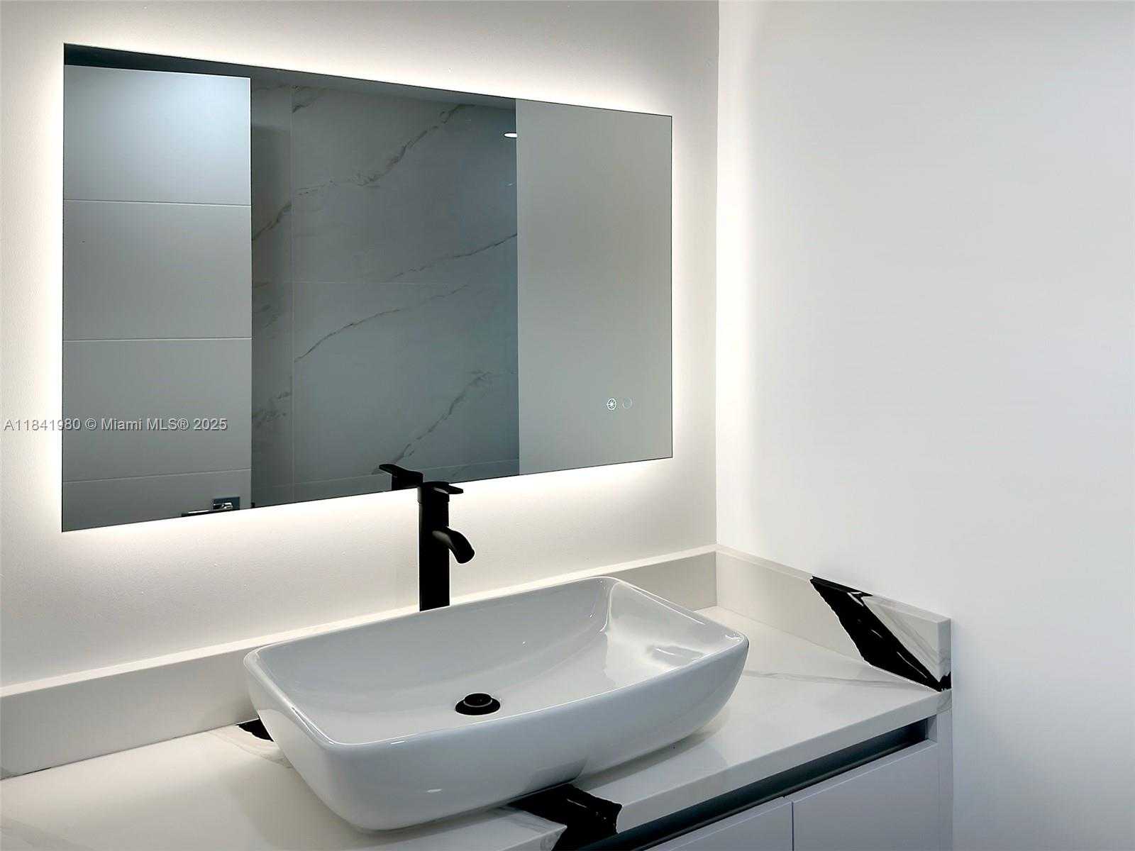 Small Image of 18071 BISCAYNE BLVD #1202, Aventura Number 35