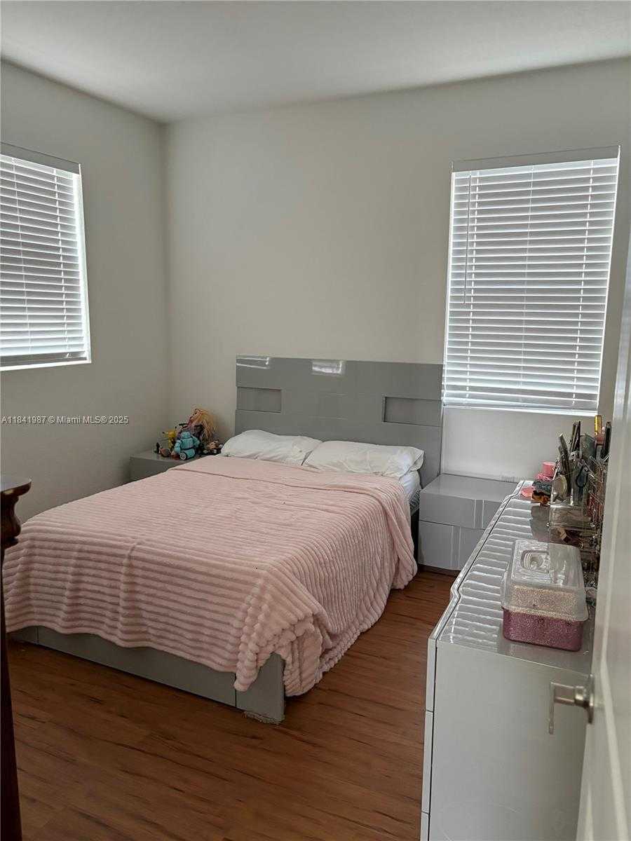 Small Image of 24381 SOUTH WEST 117 PATH, Miami Number 16