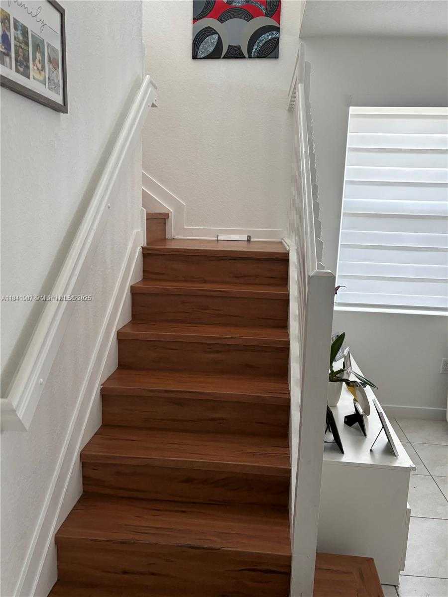 Small Image of 24381 SOUTH WEST 117 PATH, Miami Number 4