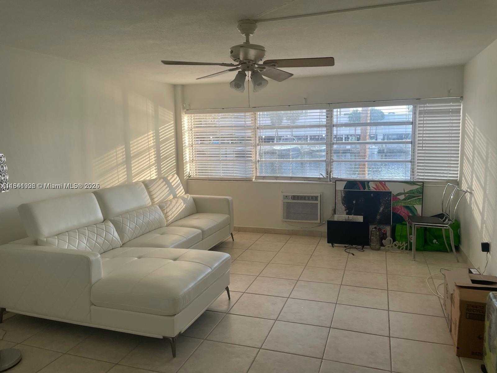 Small Image of 220 KINGS POINT DR #102, Sunny Isles Beach Number 3