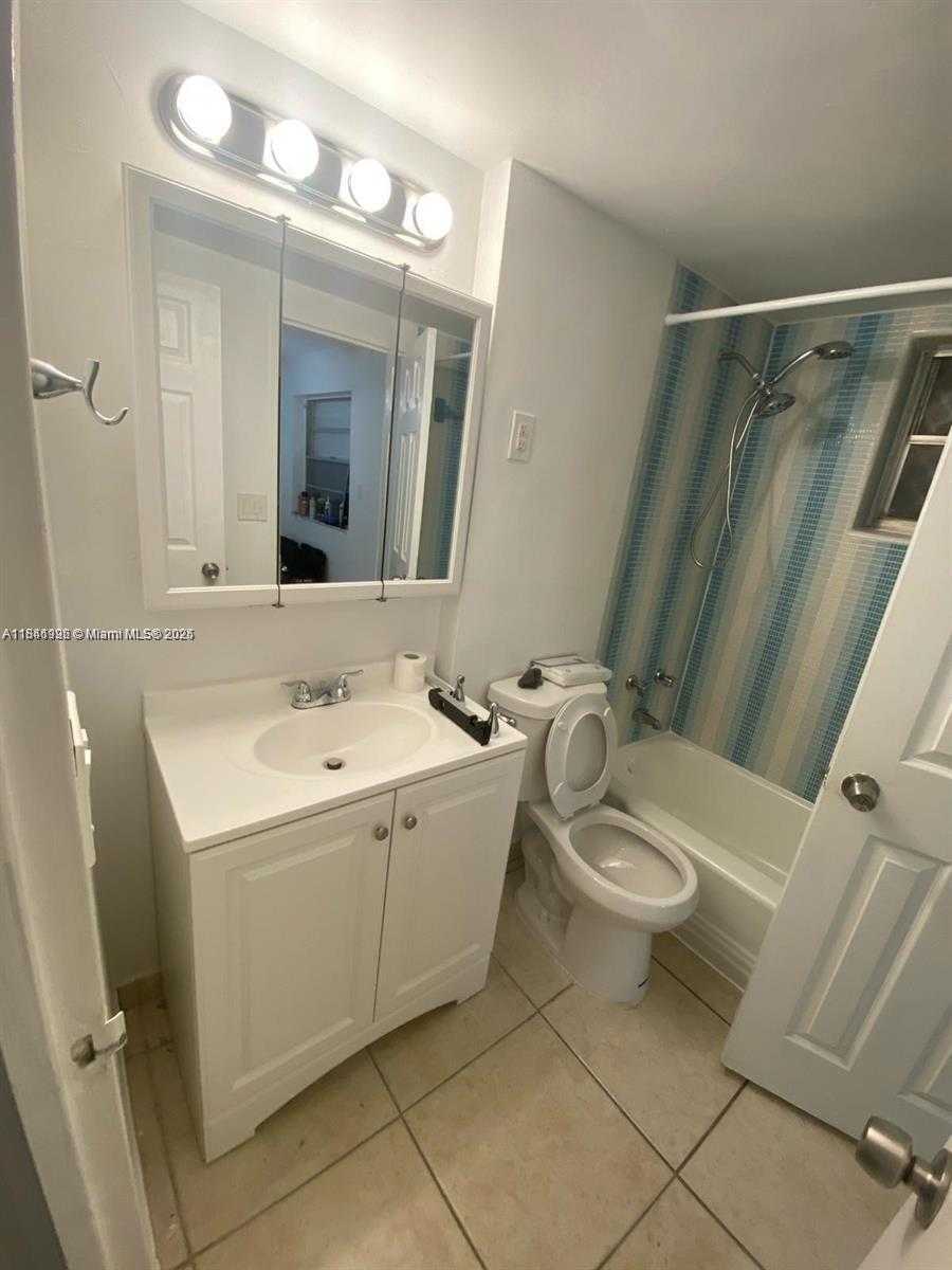Small Image of 220 KINGS POINT DR #102, Sunny Isles Beach Number 7