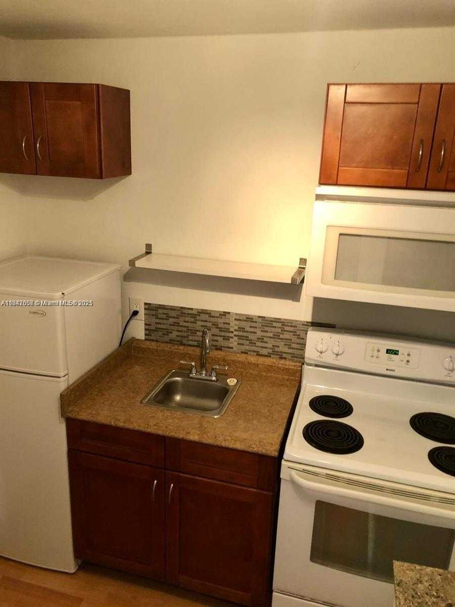Small Image of 6969 COLLINS #1402, Miami Beach Number 3