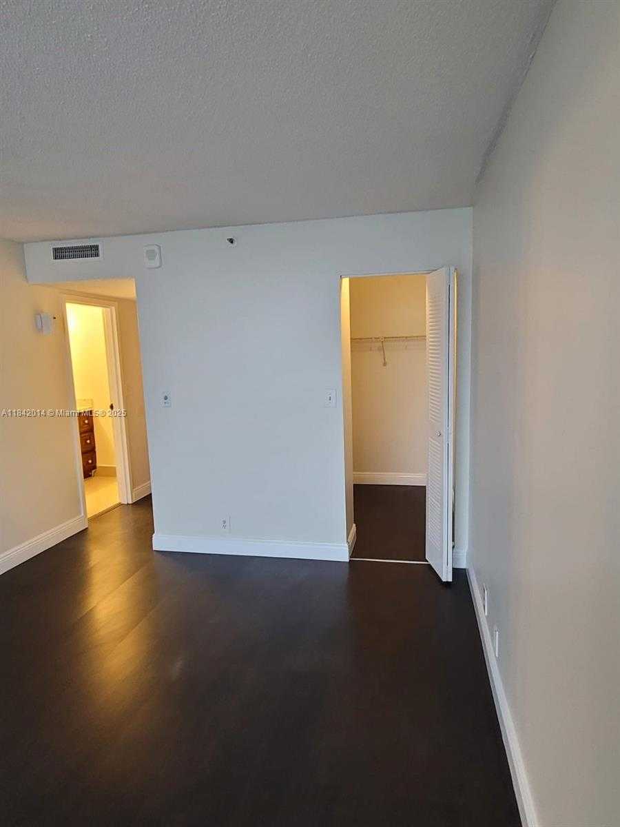 Small Image of 7601 EAST TREASURE DR #1122, North Bay Village Number 15
