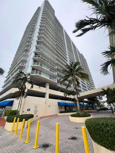 Small Image of 7601 EAST TREASURE DR #1122, North Bay Village Number 24